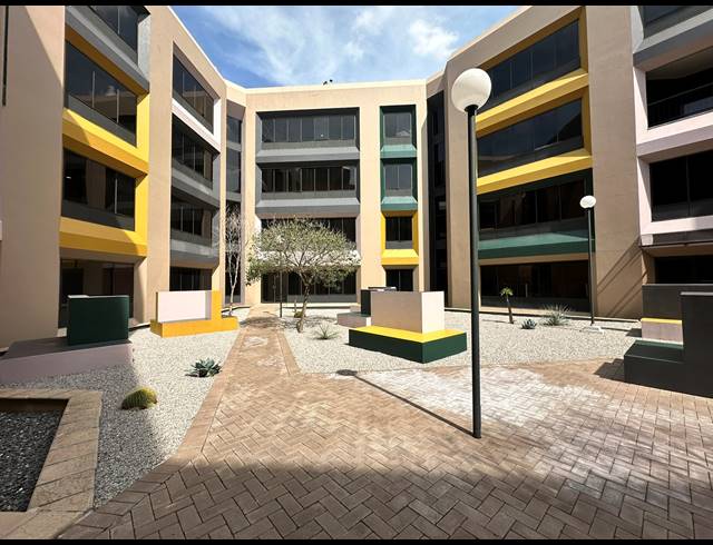 129M² OFFICE TO LET IN PARKTOWN